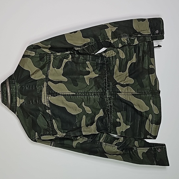 ABERCROMBIE & Fitch xs army camo zip up jacket - Picture 4 of 7